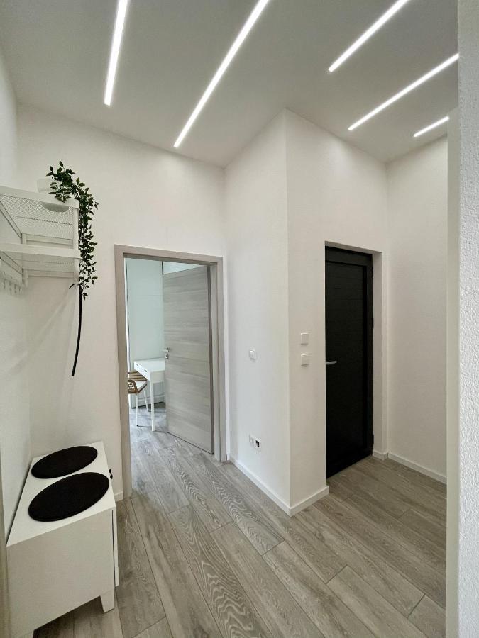 Lambda Holiday Apartments Йесенице Екстериор снимка